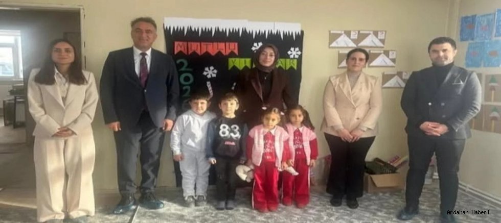 Hanak’ta Eğitime Yakın İlgi: Kaymakam Elif Meram Miniklerle Buluştu