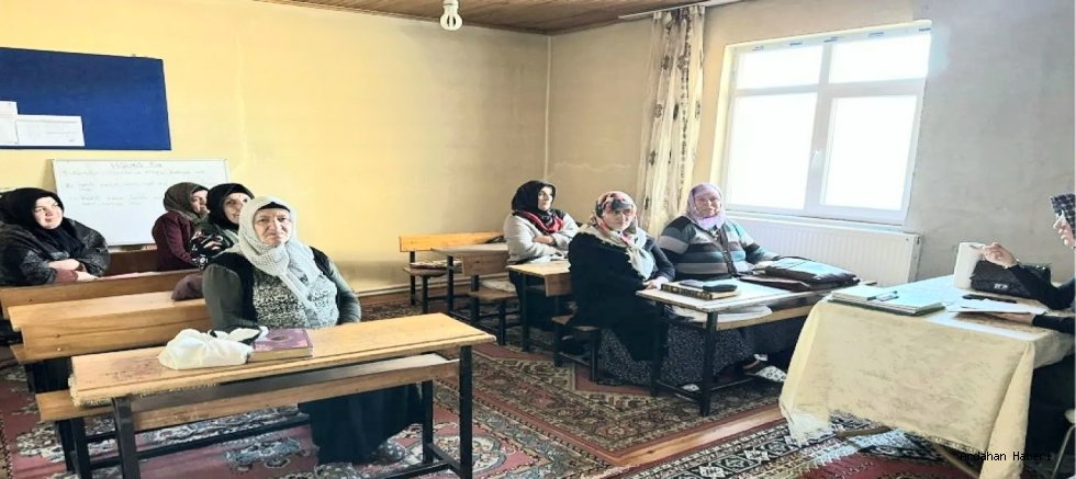 Hanak’ta Gönül Köprüleri Kuruluyor: Kadınlara Yönelik Manevi Rehberlik Çalışmaları Hız Kesmiyor