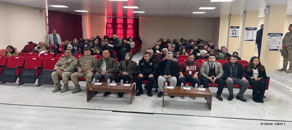 Hanak’ta Okul Güvenliği ve Veli İş Birliği Toplantısı Düzenlendi