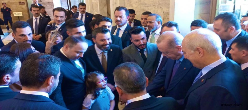 Milletvekili Kaan Koç, Cumhurbaşkanı Erdoğan’ı kızı ve oğluyla birlikte karşılayarak, sıcak ve samimi anlara sahne oldu.