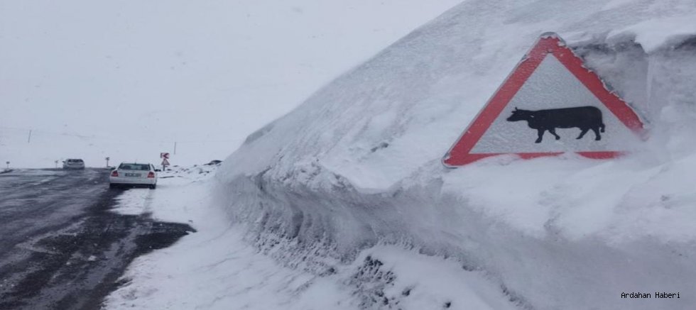 Nisan sonunda kış geri döndü: ilgar dağı’nda kar boyu tabelaları aştı