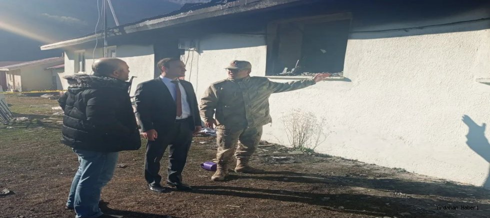 Posof Kaymakamı Kestioğlu, Savaşır Köyündeki Yangın Bölgesinde İnceleme Yaptı