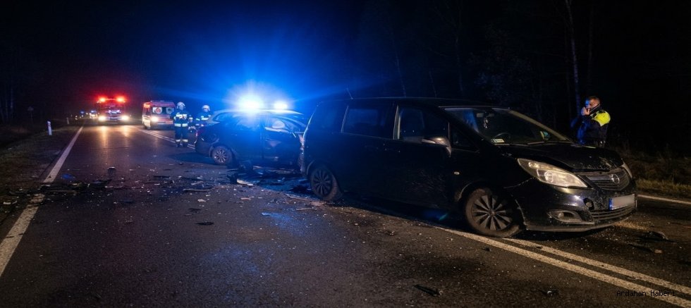 Posof'ta Feci Kaza: 2 Otomobil Kafa Kafaya Çarıştı, 4 Yaralı