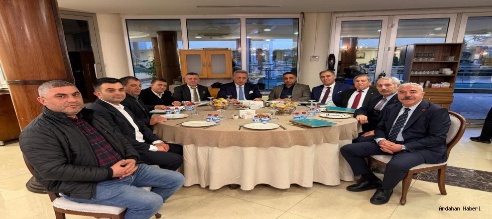 Saffet Kaya, Ardahan Dernekler Federasyonu yöneticileriyle akşam yemeğinde buluştu: Ardahan için ortak mesaj