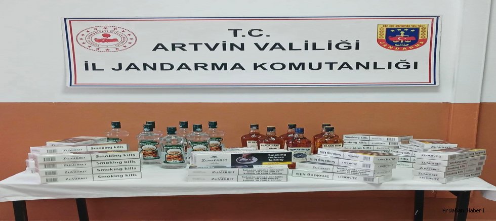 Şavşat’ta Kaçak Sigara ve Kaçak Alkole Operasyon: 430 Paket Sigara ve 13 Litre İçki Ele Geçirildi
