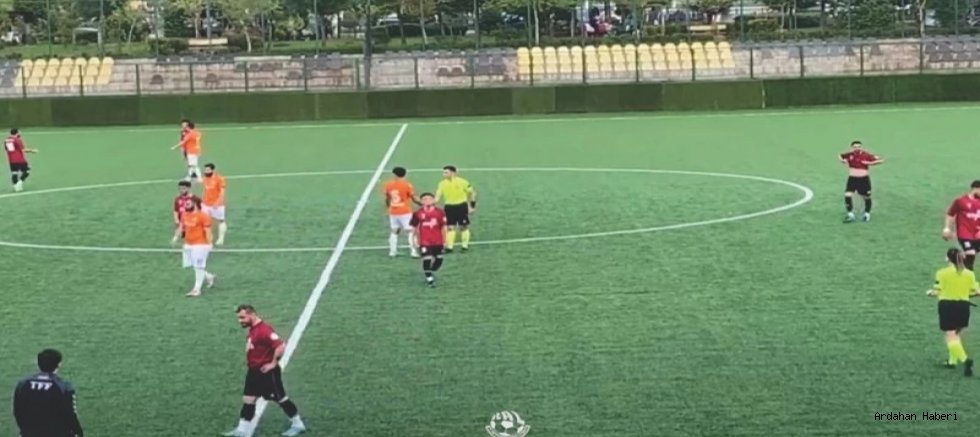 Serhat Ardahanspor sezonun son maçında karşılaştığı Veliköyspor’u farklı bir skorla yenerek sahadan 3 puanla ayrıldı