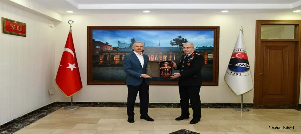 Tümgeneral Şakir Uslu’dan Vali Çiçekli’ye Nezaket Ziyareti