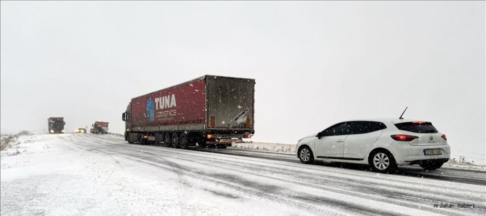 Türkgözü-Posof-Damal Kara Yolunda Ulaşım Normale Döndü