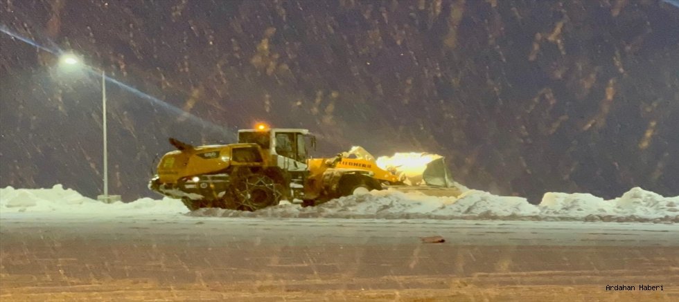 Türkgözü–Posof–Damal Yolunda TIR Geçişi Durduruldu