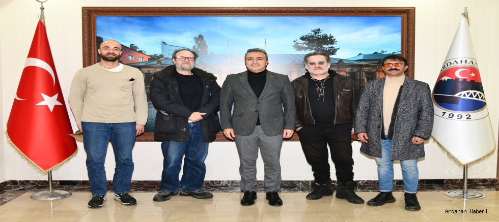 Vali Çiçek, Sinema Ekibini Makamında Ağırladı