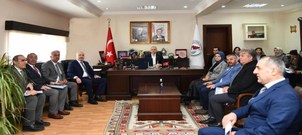 Vali Çiçekli, İl Özel İdaresi Çalışmalarını Değerlendirdi