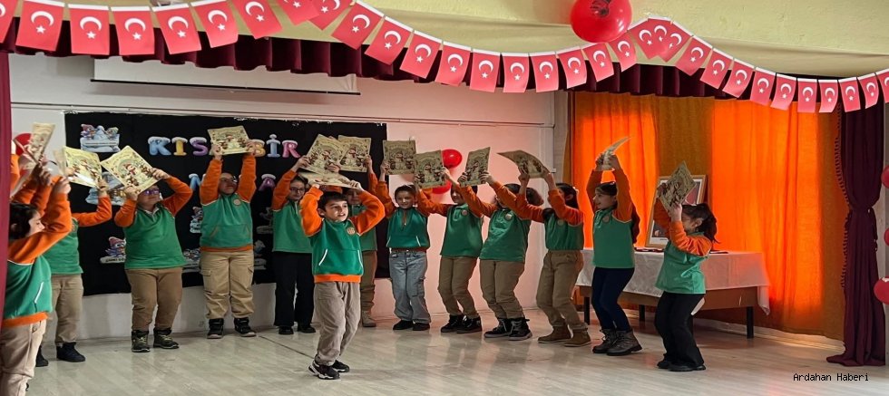 Yarıyıl Karne Töreni Göle Hüseyin Gedik İlkokulu’nda Coşkuyla Gerçekleştirildi