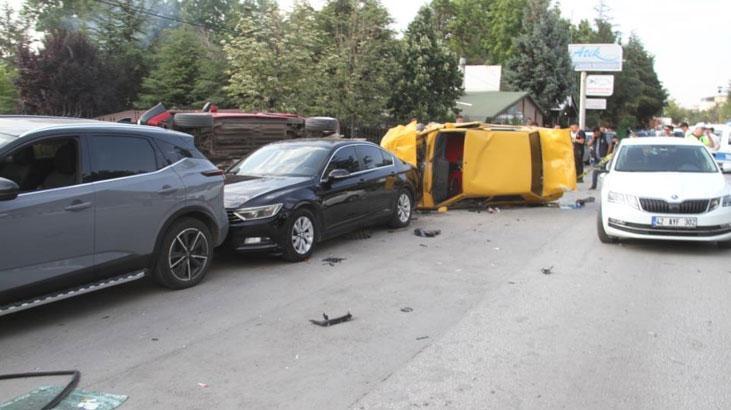 Makas atan ehliyetsiz sürücü ortalığı savaş alanına çevirdi
