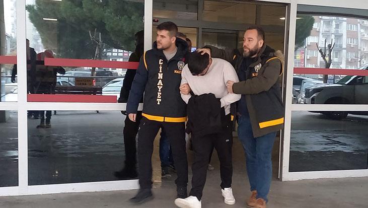 Manisa’da Kuyumcu Soygunu: Maskeli Şüpheliler İzmir’de Yakalandı, Altınları Ormana Gömmüşler