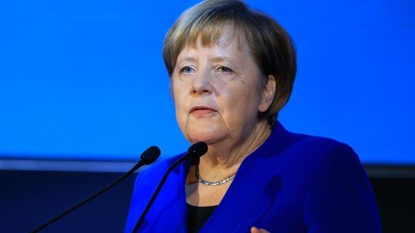 Merkel: Hiç kimse aşı olmaya zorlanmayacak