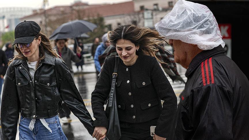 Meteoroloji saat verip uyardı! Günlerce sürecek: Çok kuvvetli geliyor