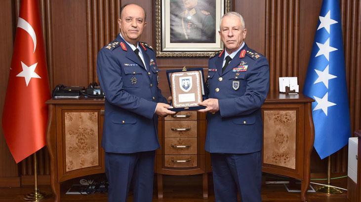 Muharip Hava Kuvveti Komutanlığı’nda devir teslim töreni