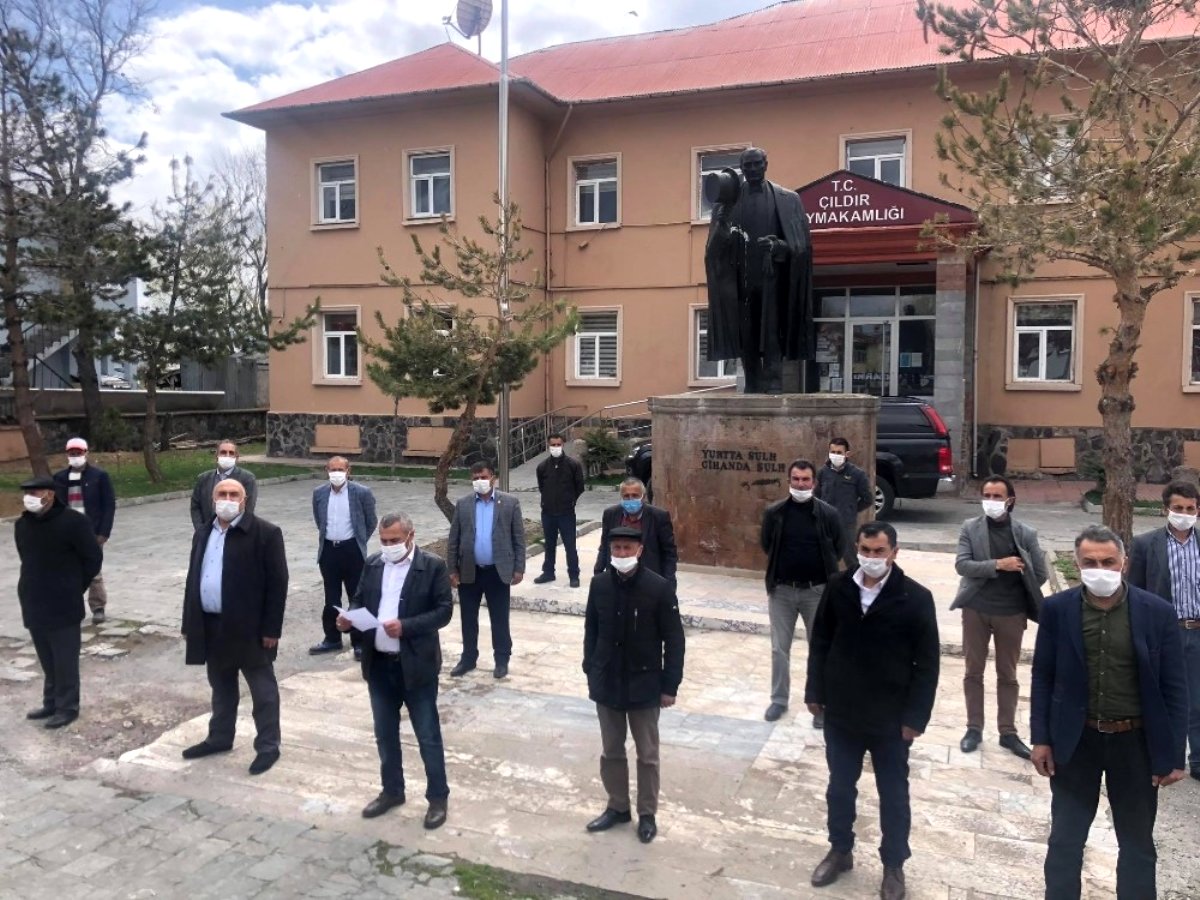 Çıldır lı Muhtarlardan Vali Masatlı'ya tam destek