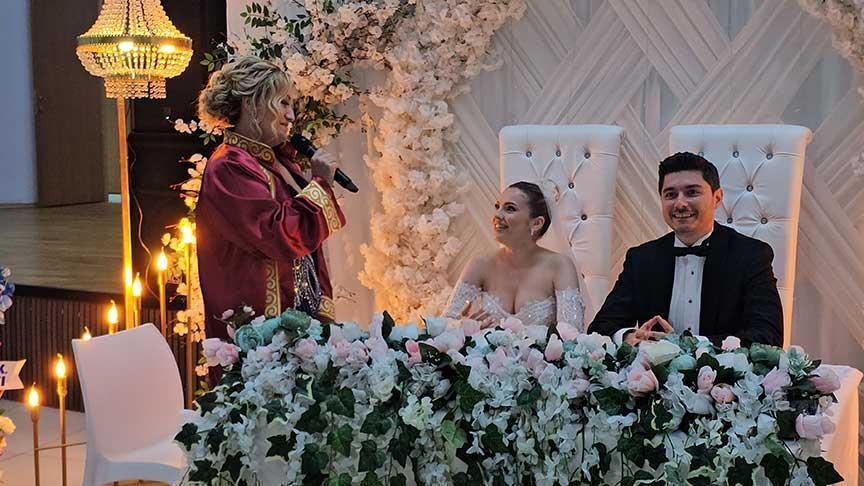 Nikah memuru olarak karşısına çıktı! 'Ağlarsam kusura bakmayın'