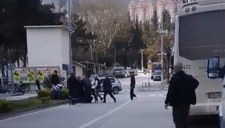 Orhangazi’de ‘Park’ Meydan Savaşı: Tekme ve Yumruklar Havada Uçuştu!