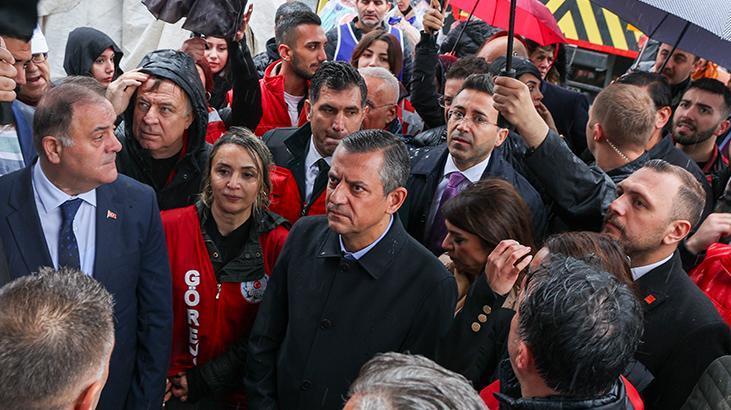 Özgür Özel 1 Mayıs kutlamalarına katıldı
