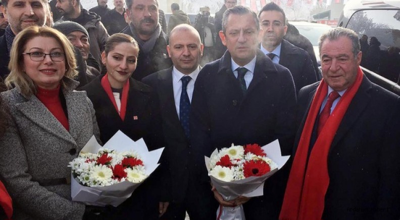 Özgür Özel Ardahan'da Ardahanlıları babaevimize bekleriz dedi