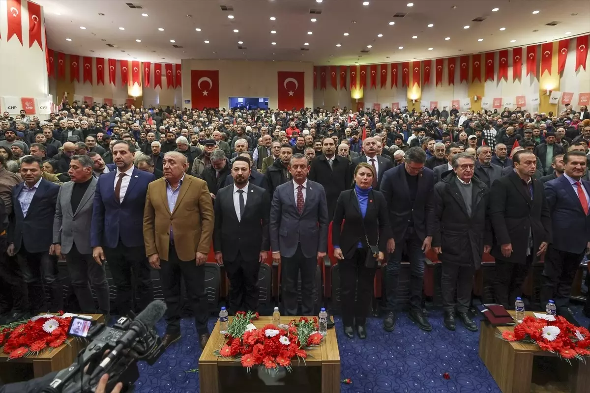 Özgür Özel Erzurum'da Halk Buluşması Düzenledi