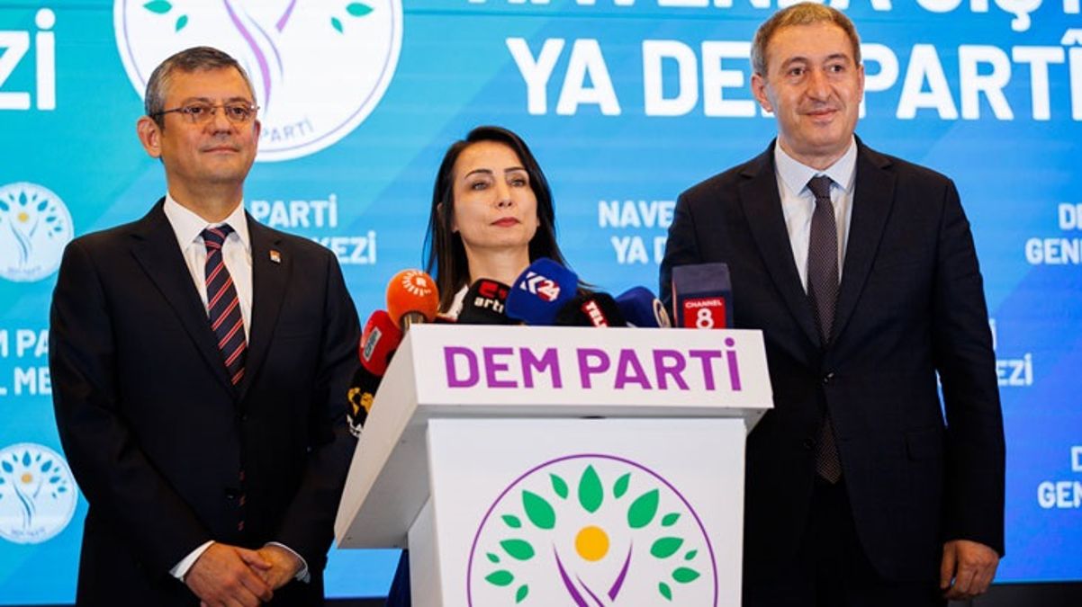 Özgür Özel ile görüşen DEM Parti Eş Genel Başkanı Hatimoğulları'nın dili sürçtü: CHP'nin Eş Başkanı diyesim geldi
