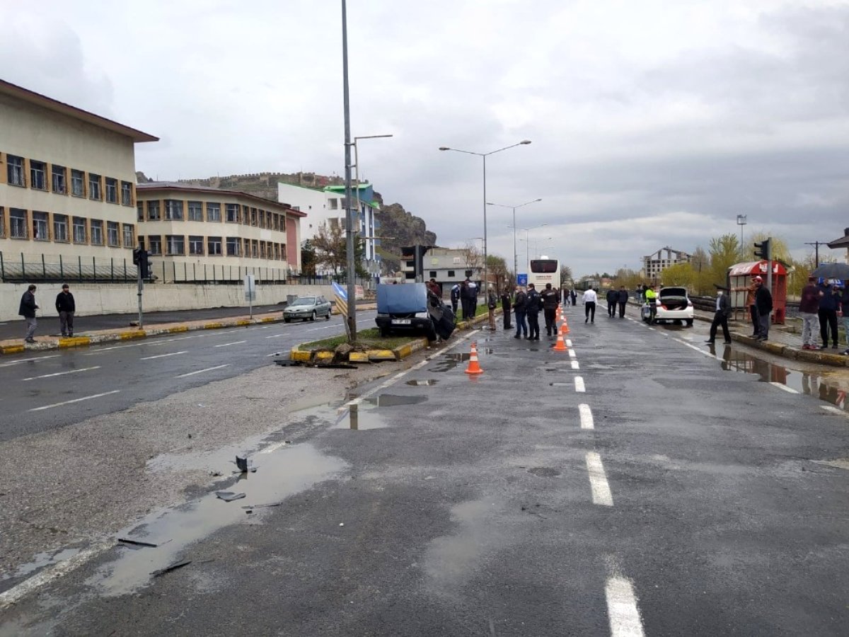 Pasinler'de trafik kazası: 1 ölü