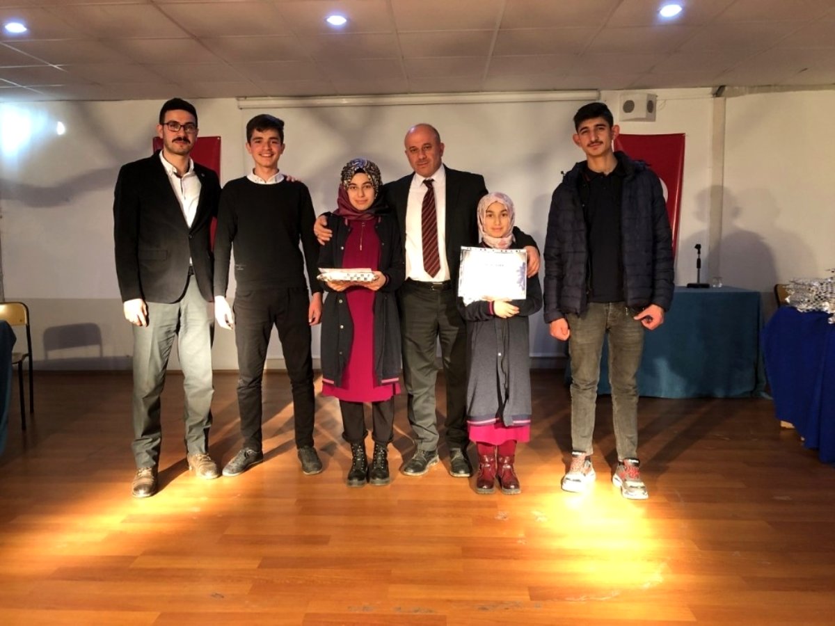 Posof Aşık Sabit Müdami Anadolu İmam Hatip Lisesi yeni yıla birincilikle girdi