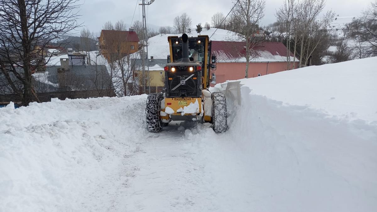 Posof ta kardan kapanan 48 köy yolu ulaşıma açıldı