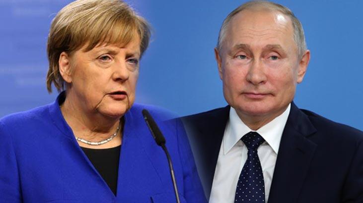 Putin ile Merkel Libya'daki durumu görüştü