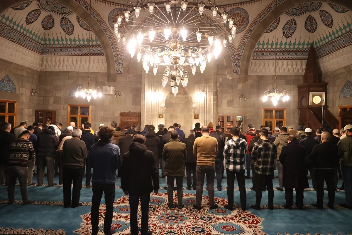 Regaip Kandili Dolayısıyla Erzurum, Ağrı, Kars ve Ardahan'da Camilerde Programlar Düzenlendi