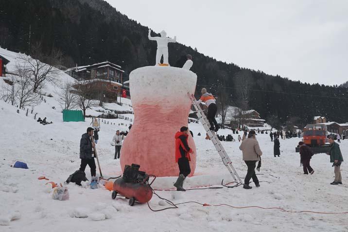 Rize’de 18. Ayder Kardan Adam Kış Festivali Coşkuyla Başladı