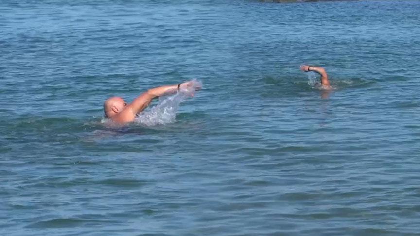 Rize’de 5 Yıldır Karadeniz’de Yüzüyor