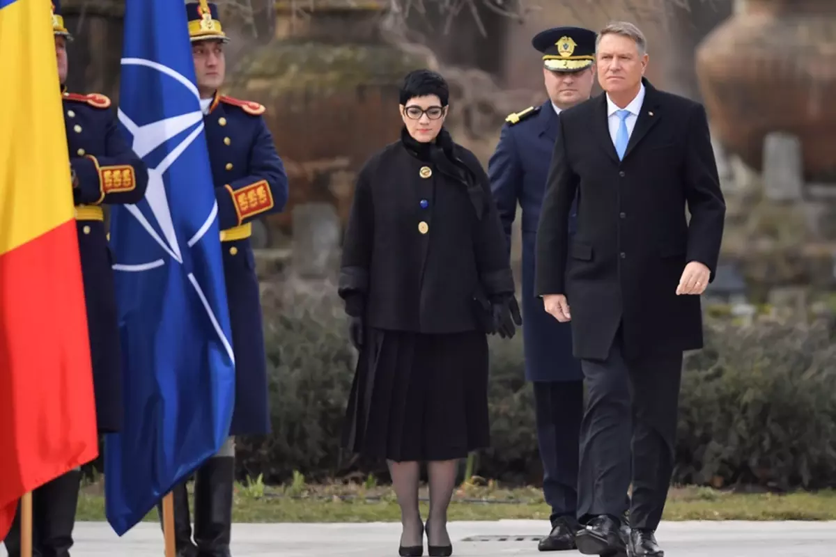 Romanya'da kaos! Seçim iptal edildi, Cumhurbaşkanı Iohannis istifa etti