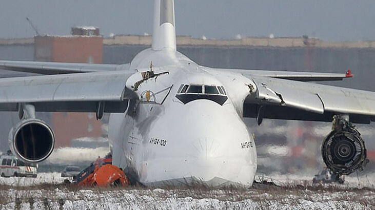 Rusya'da kargo uçağı acil iniş yaptı