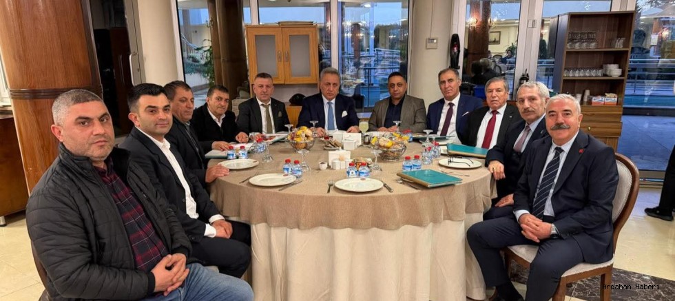 Saffet Kaya, Ardahan Dernekler Federasyonu yöneticileriyle akşam yemeğinde buluştu: Ardahan için ortak mesaj