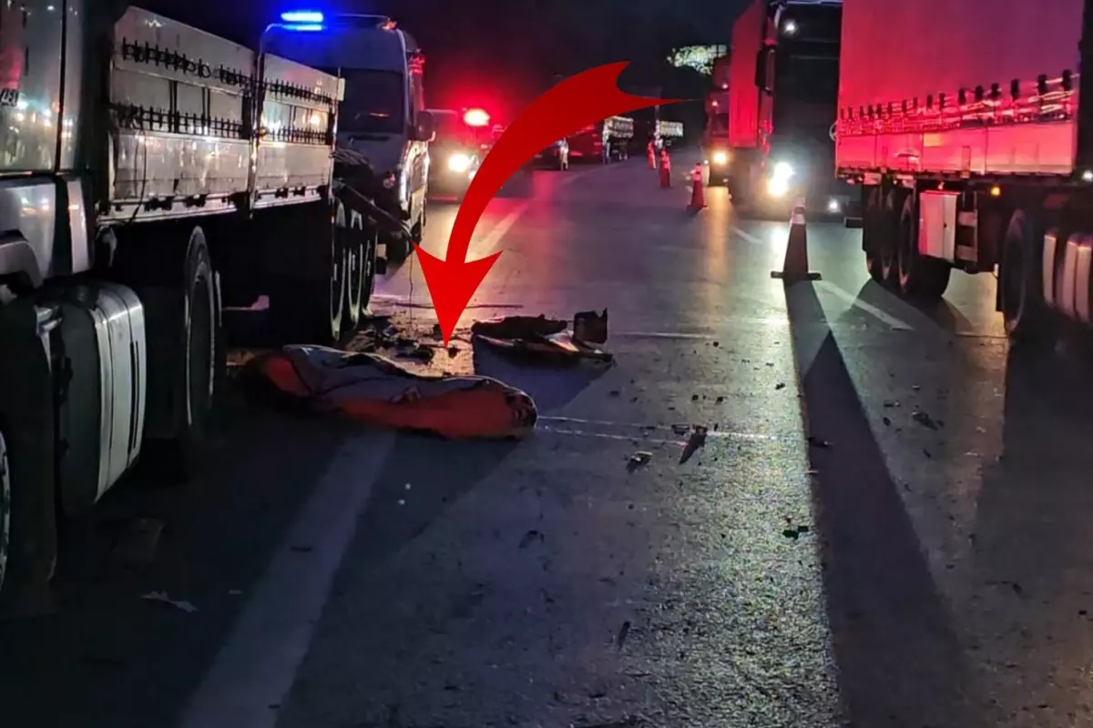 Sakarya’da TIR Lastiğini Değiştirirken Feci Kaza: 1 Ölü