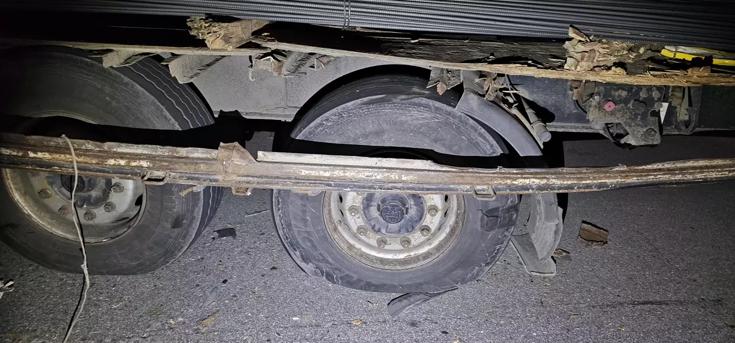 Sapanca’da TIR Lastiğini Değiştirirken Feci Kaza: 1 Ölü