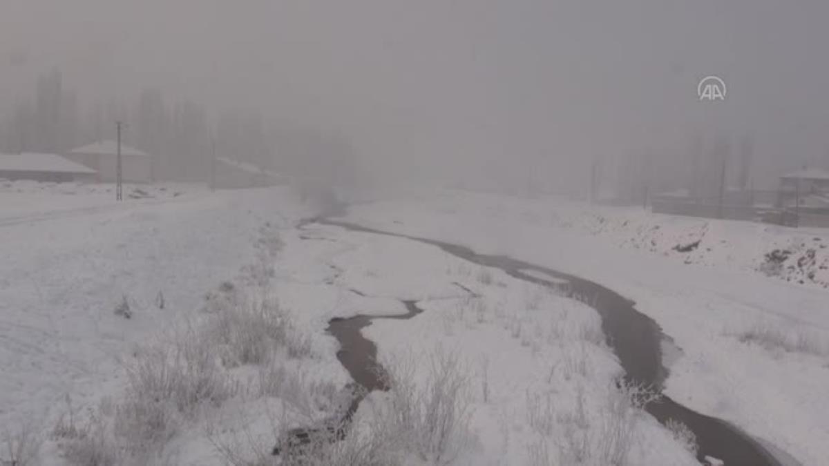 Sibirya soğukları ile donan Ardahan'da araçlar çalışmadı