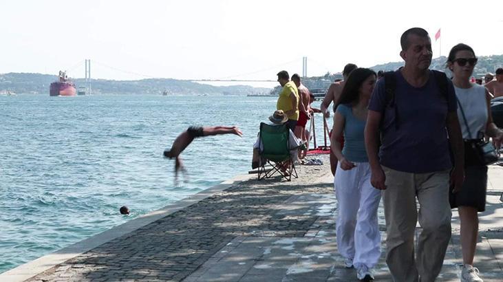 Sıcaklar İstanbulluları boğaza döktü: Her pazar burada yüzüyoruz