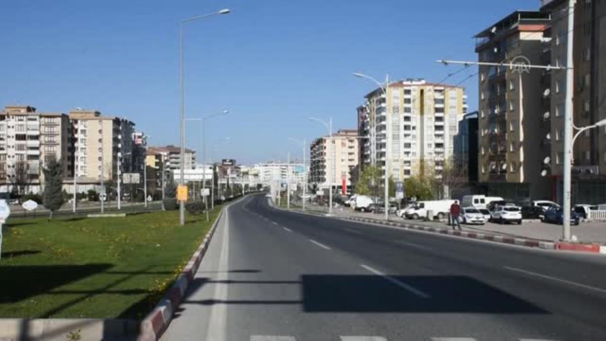 Sokağa çıkma kısıtlaması nedeniyle sessizlik hakim