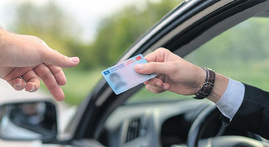 Sürücüler dikkat! 4 milyon 237 bin kişi ehliyetini hâlâ yenilemedi