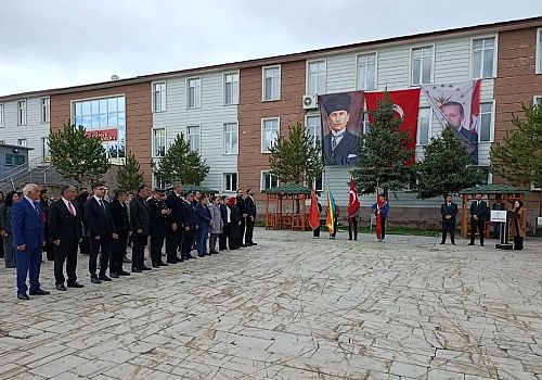 19 Mayıs Atatürk’ü Anma, Gençlik ve Spor Bayramı Hanak’ta Coşkuyla Kutlandı