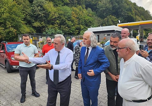 23.Dönem AK Parti Ardahan Milletvekili Saffet Kaya, Zonguldak’ta kurban kesilerek karşılandı.