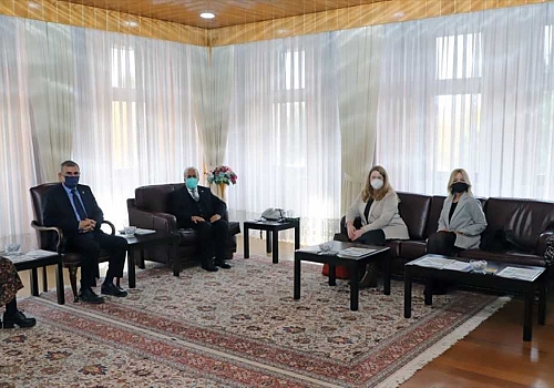 ABD'nin Ankara Büyükelçiliği yetkilileri Rektör Çomaklı'yı ziyaret etti