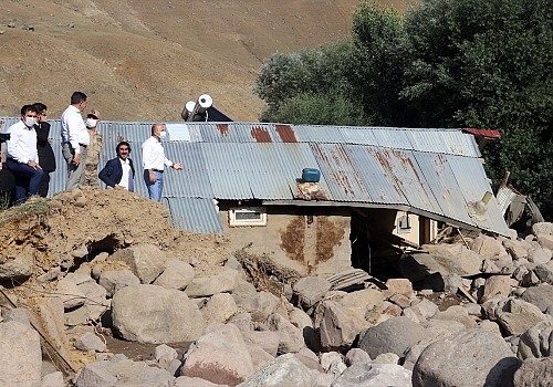 Ağrı'da selden zarar gören köyde yaralar sarılıyor