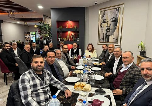 AK Parti Ardahan Belediye Başkan aday adayları iftar programında bir araya geldiler