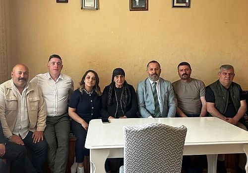 Ak Parti Ardahan İl Başkanı Hakan Aydın, Kurban Bayramı nedeniyle merkeze bağlı köylerde partisinin düzenlediği bayramlaşma programına katıldı